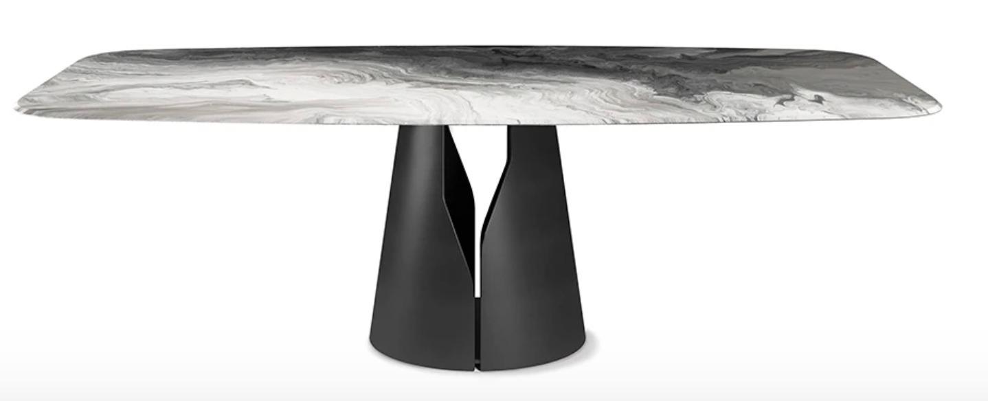 Gemello Dining Table — detail view